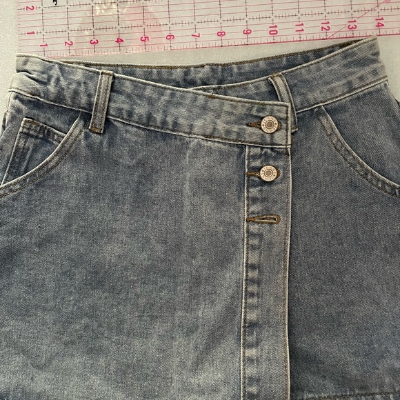 Asymmetrical Jean Skort - Picture 4 of 11